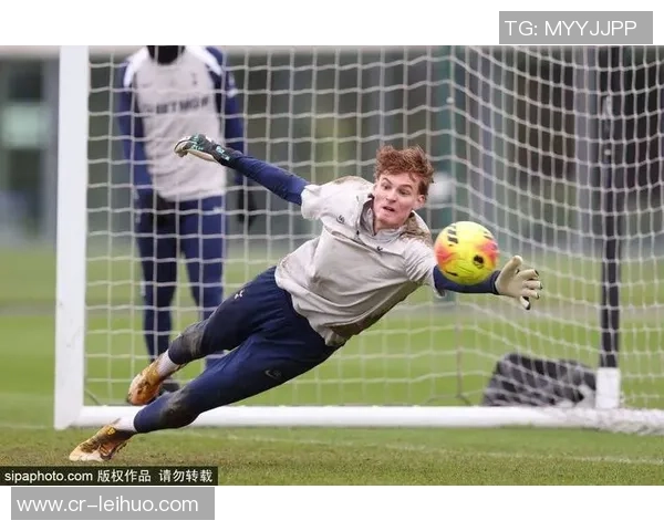 英媒报道多队争租金斯基热刺拒绝中期削弱门将实力