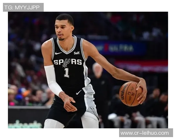 文班达成生涯300记三分球创NBA历史纪录成为2米13以上球员最快者