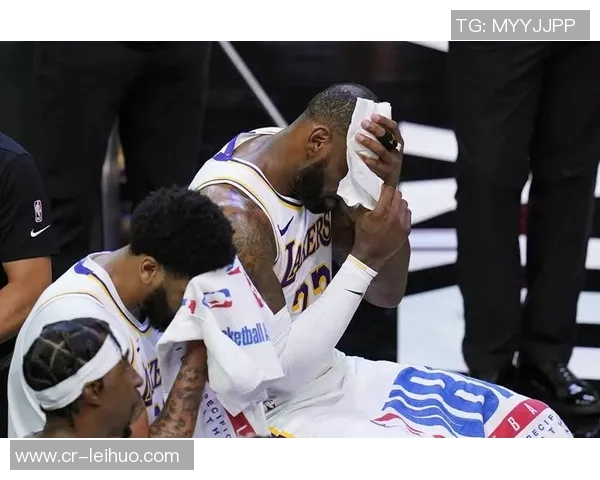 湖人新赛季战绩喜人七套首发阵容助力老詹缺阵仍能赢球 湖人新赛季战绩喜人七套首发阵容助力老詹缺阵仍能赢球