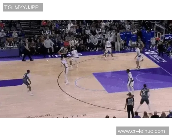 弗拉格感激加福德的支持与建议共同进步的篮球伙伴关系 弗拉格感激加福德的支持与建议共同进步的篮球伙伴关系