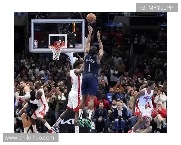 鲍威尔半场表现惊艳12投6中轻松砍下18分助球队争夺胜利 鲍威尔半场表现惊艳12投6中轻松砍下18分助球队争夺胜利